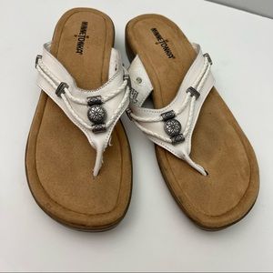 Minnetonka White and Silver Accent Flip Flops